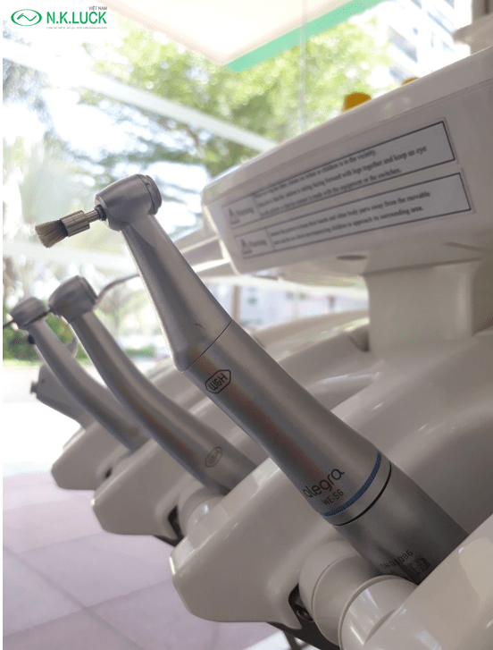 Vị trí đặt dây tay khoan tốc độ chậm. Vị trí đặt dây tay khoan tốc độ chậm.