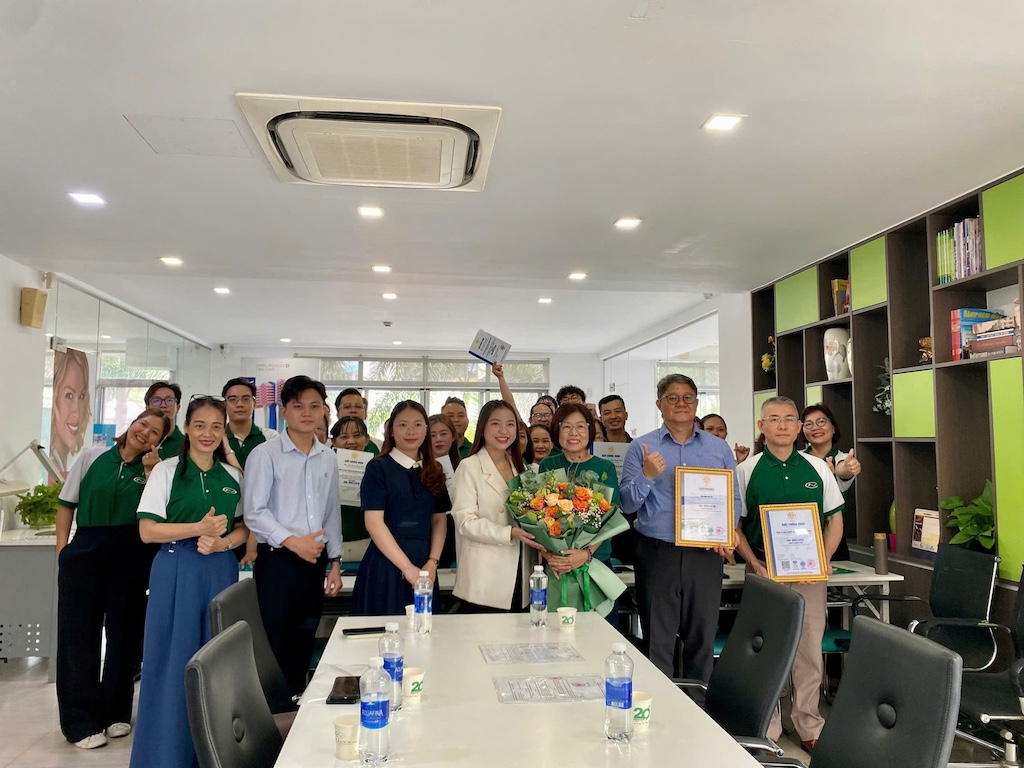 Buổi lễ trao nhận chứng nhận ISO 9001:2015 cho NK Luck Việt Nam