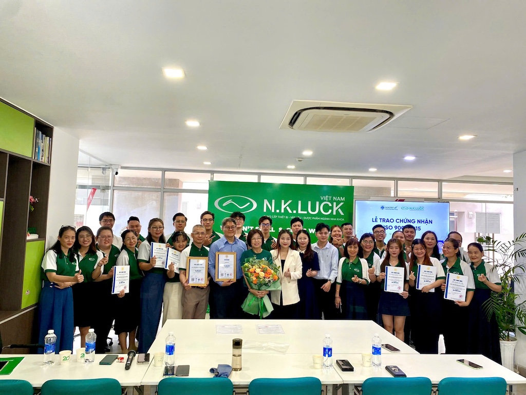 Buổi lễ trao nhận chứng nhận ISO 9001:2015 cho NK Luck Việt Nam