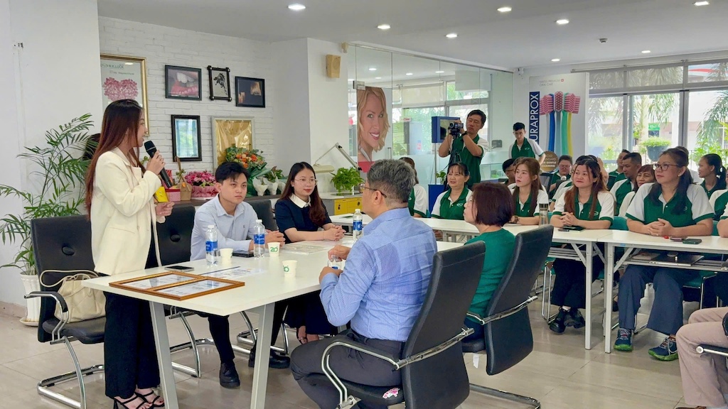 Buổi lễ trao nhận chứng nhận ISO 9001:2015 cho NK Luck Việt Nam