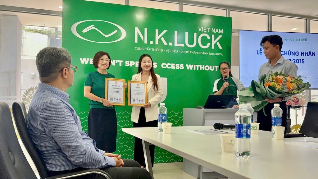 Buổi lễ trao nhận chứng nhận ISO 9001:2015 cho NK Luck Việt Nam